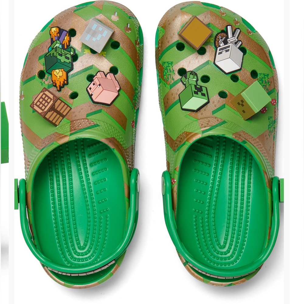 Minecraft Crocs Clogs Sandals Shoes Youth Size 6 Pixel Art Pig Zombie Charms
